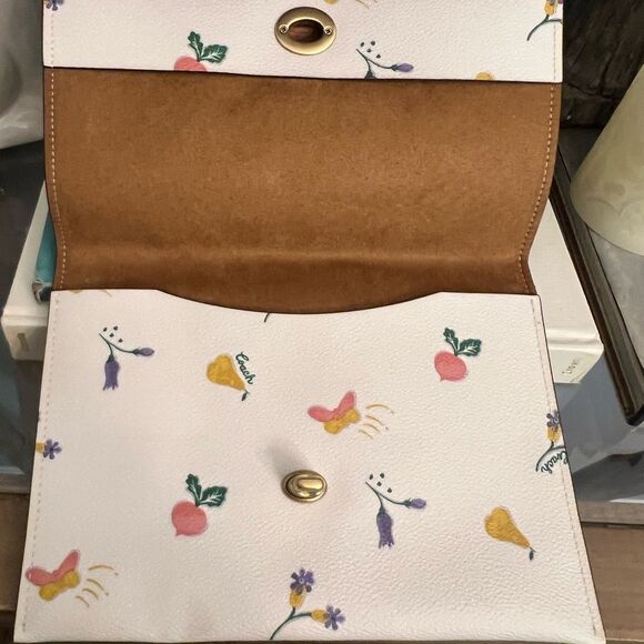 Coach NWOT small dreamy butterfly, floral, fruit and veg envelope clutch bag. - Picture 5 of 10